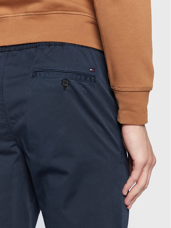 Tommy Hilfiger Tommy Hilfiger Pantaloni di tessuto Chelsea Satin MW0MW29651 Blu scuro Relaxed Fit