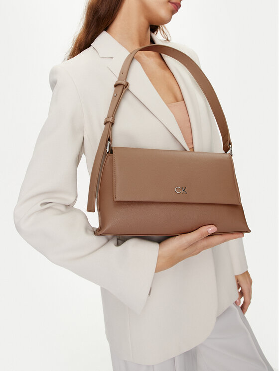 Calvin Klein Calvin Klein Torbica Ck Daily Shoulder Bag Pebble K60K612139 Smeđa
