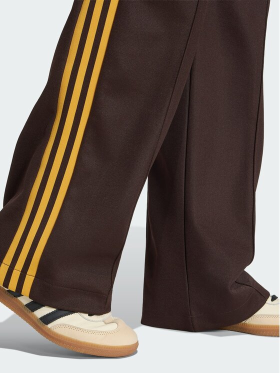 adidas adidas Spodnie dresowe 159126 Brązowy Regular Fit