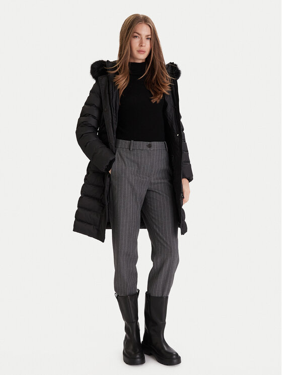 Geox Geox Vatovaná bunda Catria W5626F T3152 F9000 Černá Slim Fit