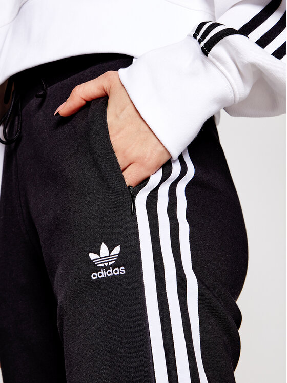 adidas adidas Spodnji del trenirke Cuffed GD2255 Črna Slim Fit