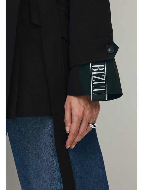BIZUU BIZUU Trencz RACHY TRENCH COAT Czarny Standard Fit
