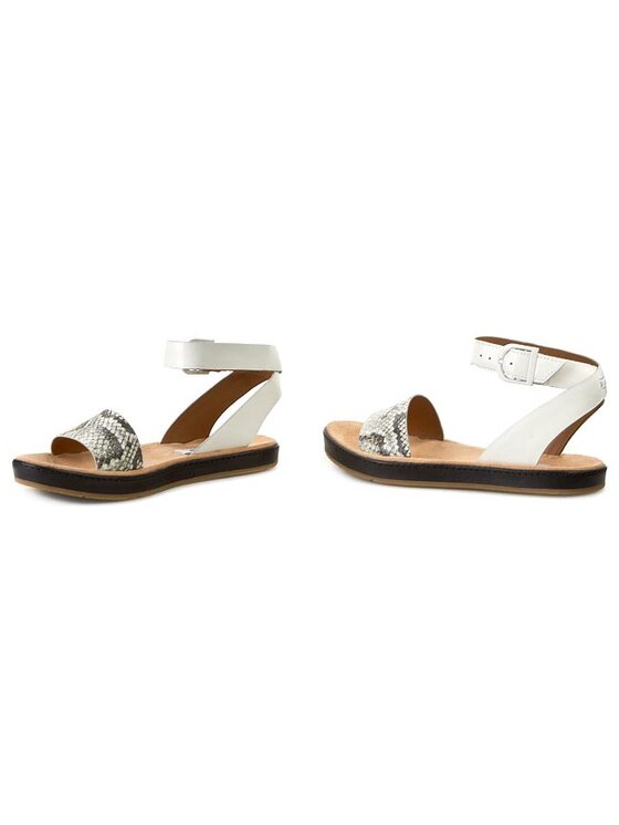 Clarks Clarks Basutės Romantic Moon 261083594 Smėlio