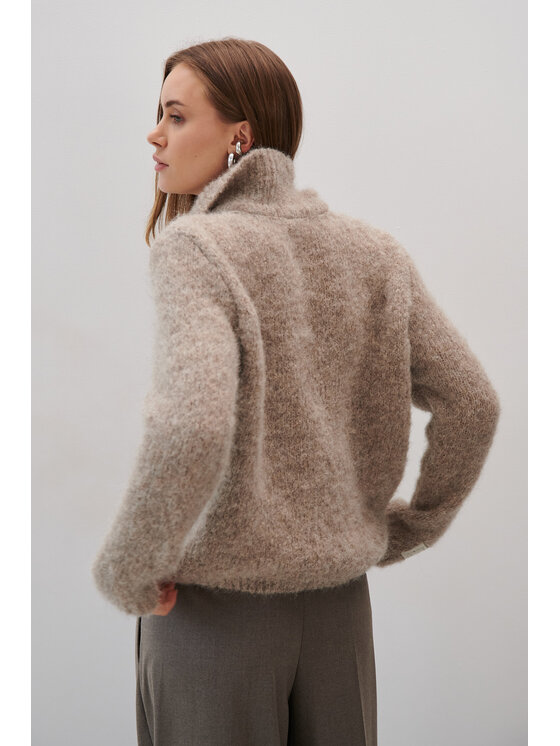 Fobya Fobya Sweter F2075 Beżowy Basic Fit