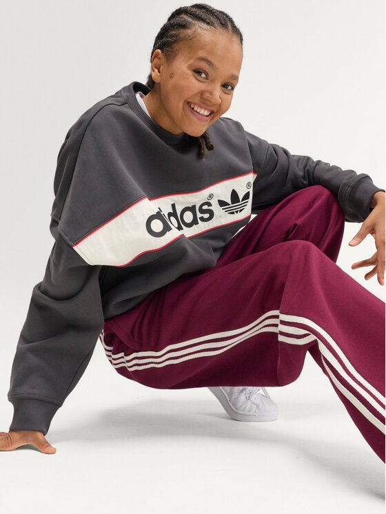 adidas Originals adidas Originals Spodnie dresowe 172582 Czerwony ciemny Loose Fit
