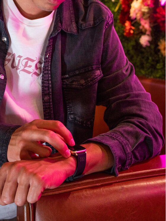 Guess Guess Сменяща се каишка за смарт часовник CS3004S2 Черен