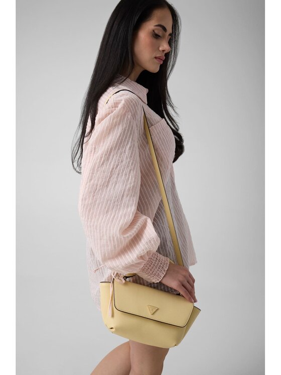 Guess Guess Дамска чанта 183564 Жълт