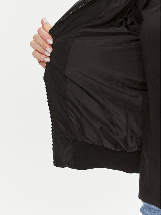 Calvin Klein Jeans Calvin Klein Jeans Zimska jakna J20J222334 Črna Relaxed Fit