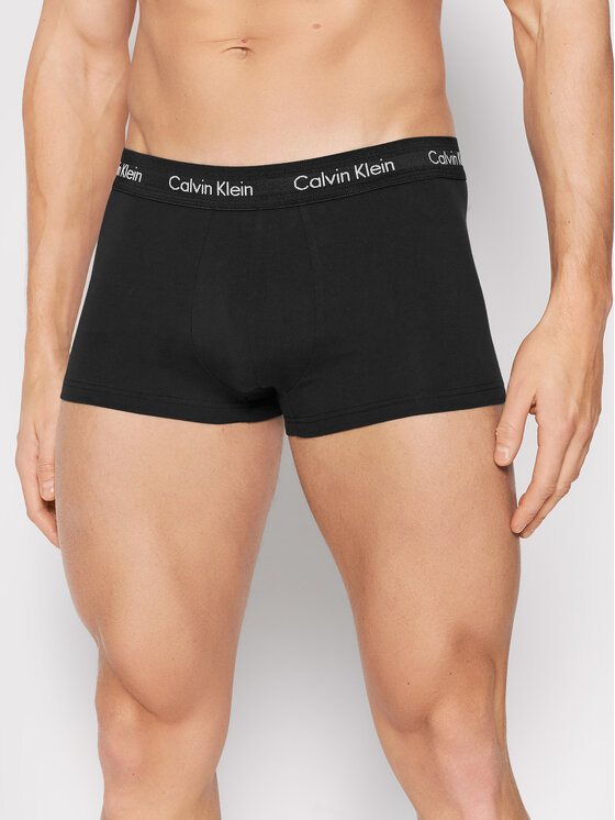 Calvin Klein Underwear Calvin Klein Underwear Komplekti kuulub 3 paari boksereid 0000U2664G Must