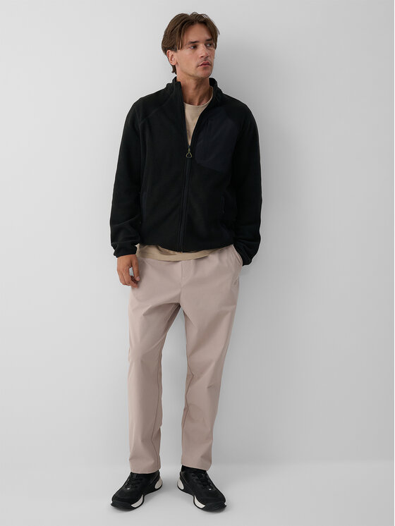 4F 4F Polar COMMERCIAL Czarny Regular Fit