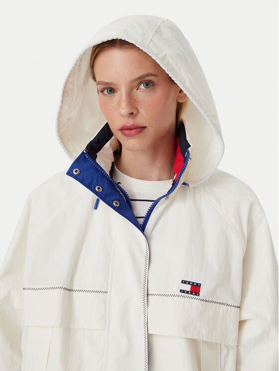 Tommy Jeans Tommy Jeans Neperpučiama striukė Regatta DW0DW22915 Balta Oversize