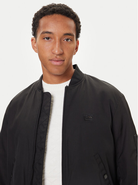 Armani Exchange Armani Exchange Куртка бомбер XM001137 AF16672 UC001 Чорний Regular Fit