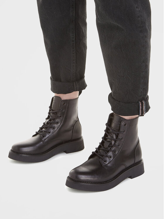 Tommy Jeans Stiefeletten Tjw Lace Up Flat Boot EN0EN02310 Schwarz