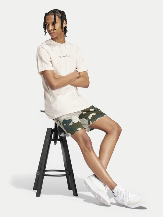 adidas adidas Sportske kratke hlače Seasonal Essentials Camouflage IV7382 Zelena Regular Fit