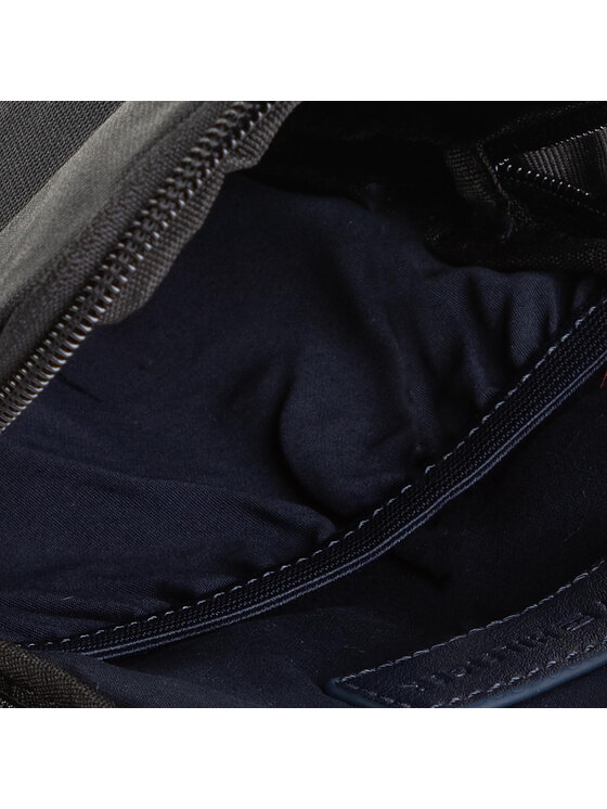 Tommy core compact crossover outlet
