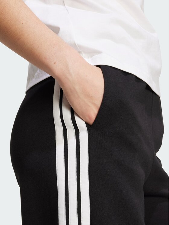adidas adidas Spodnie dresowe 152263 Czarny Regular Fit
