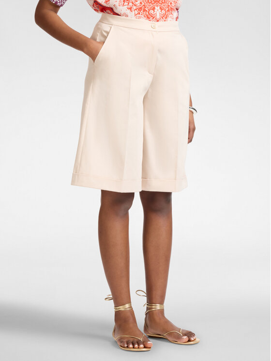 Elena Mirò Elena Mirò Szorty materiałowe P097P000444N002 Kremowy Regular Fit