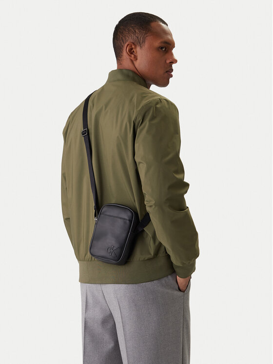 Calvin Klein Calvin Klein Válltáska Bold Ck Slim Reporter LV04D3279G Fekete