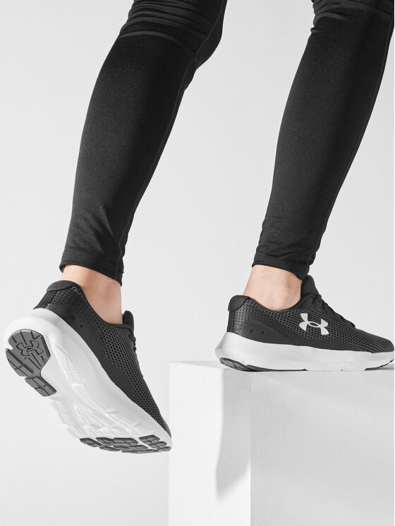 Under Armour Under Armour Běžecké boty Ua Surge 3 3024883-302 Khaki