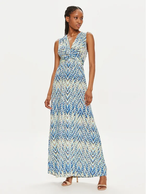 Tendenze abiti da mare 2024 boho traforati leopardati e floreali