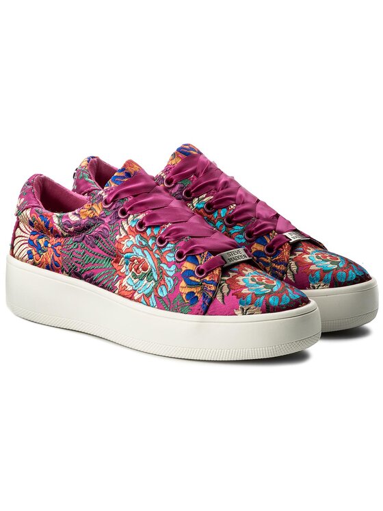 Steve madden brody store