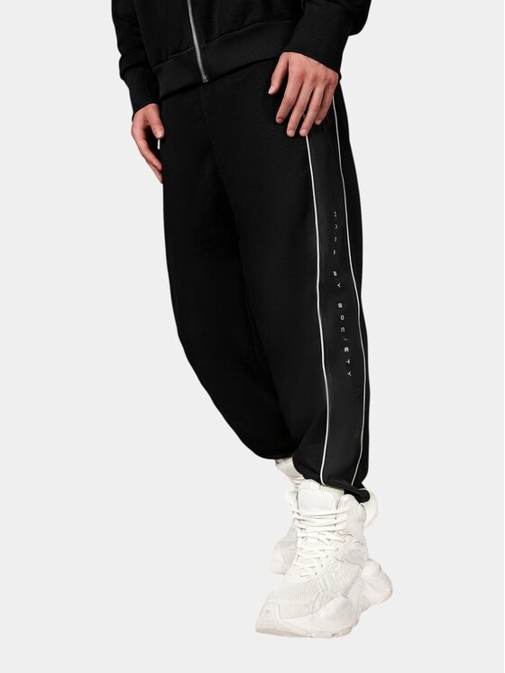 MADE BY SOCIETY MADE BY SOCIETY Spodnie materiałowe Pantaloni Nomad Rust - P17149 Czarny Basic Fit