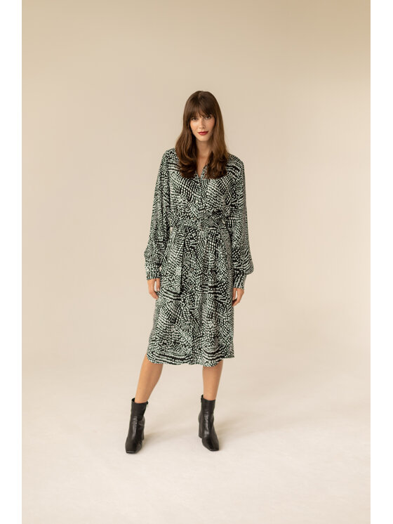Entelier Entelier Sukienka koszulowa koszulowa midi Czarny Comfortable Fit
