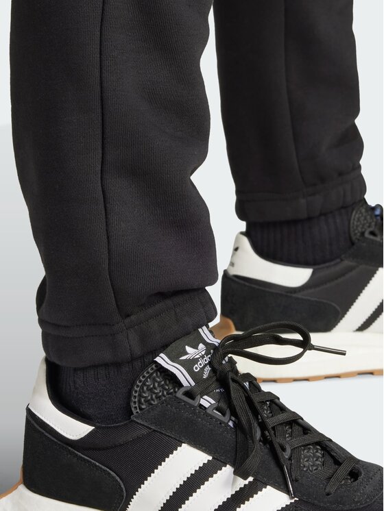 adidas adidas Spodnie dresowe Trefoil Essentials Czarny Slim Fit