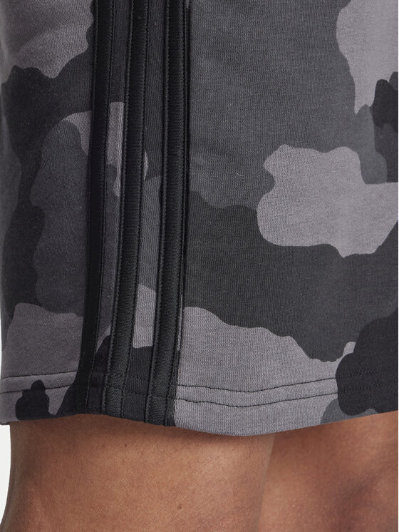 adidas adidas Szorty sportowe Seasonal Essentials Camouflage IY6630 Szary Regular Fit