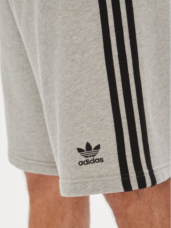 adidas adidas Pantaloni scurți sport adicolor 3-Stripes JY1381 Gri Regular Fit