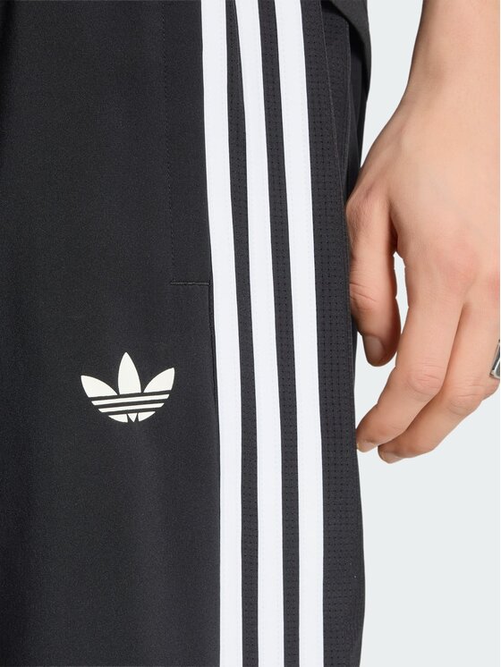 adidas adidas Pantaloni da tuta 170070 Nero Regular Fit