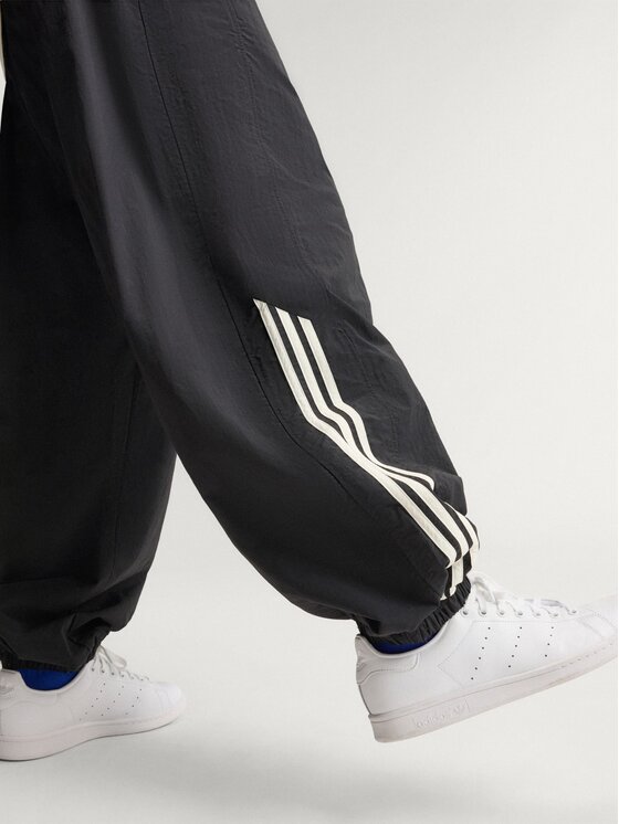 adidas adidas Spodnie dresowe 172511 Czarny Oversize