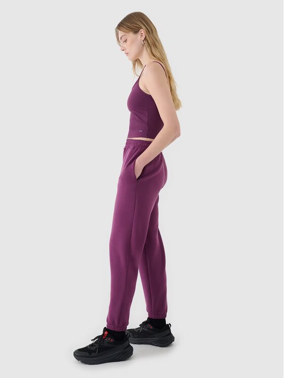 4F 4F Spodnie dresowe 4FWSS25TTROF1010-50S Fioletowy Regular Fit