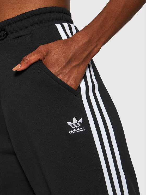 adidas adidas Spodnji del trenirke Jogger GD2260 Črna Regular Fit