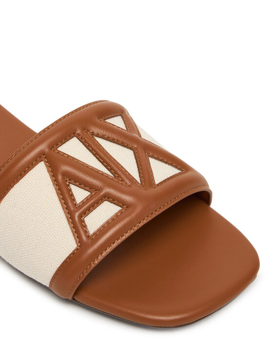 Armani Exchange Armani Exchange Šlepetės XW002568 AF22752 MZ767 Ruda