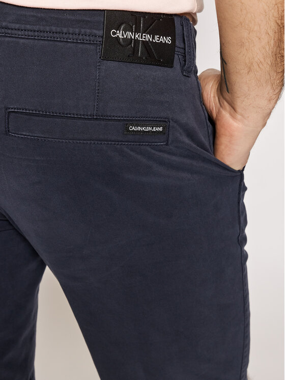 Calvin Klein Jeans Calvin Klein Jeans Auduma šorti J30J319061 Tumši zils Slim Fit