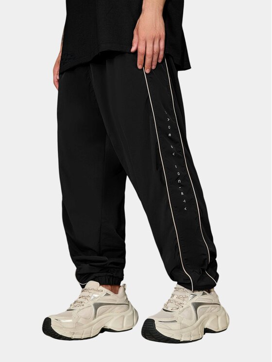MADE BY SOCIETY MADE BY SOCIETY Spodnie materiałowe Pantaloni CHICANE - P17467 Czarny Basic Fit