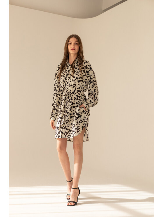 Entelier Entelier Sukienka codzienna oversize Écru Comfortable Fit