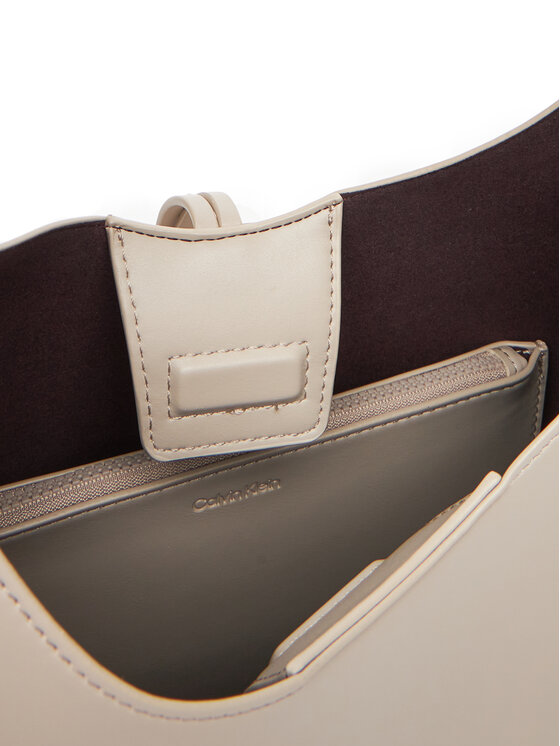 Calvin Klein Jeans Calvin Klein Jeans Handtasche Stone Lock Slouchy Small Shoulde LV04K3176G Écru