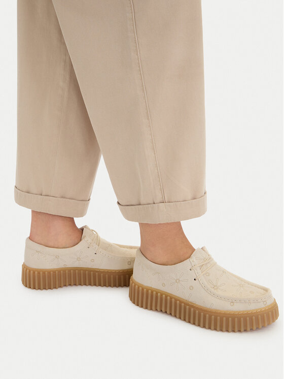 Clarks Pantofi Torhill Bee 26186297 Écru