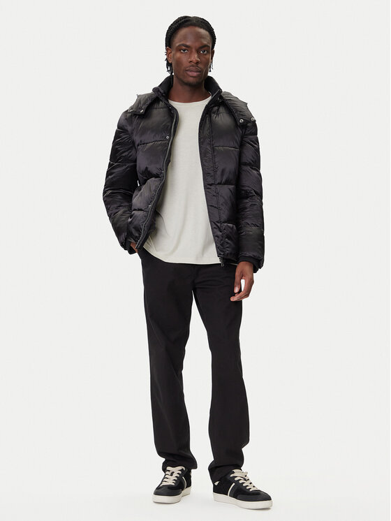 Guess Guess Kurtka zimowa M5BL2L WGZF2 Czarny Regular Fit