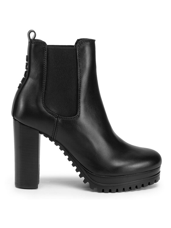 tommy pin logo chelsea boot