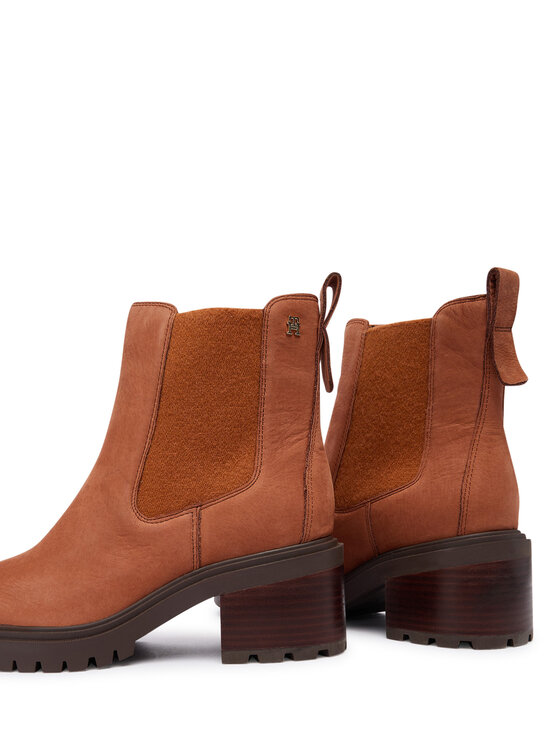 Tommy Hilfiger Tommy Hilfiger Škornji Th Nubuck Chelsea Cleated Heel FW0FW09158 Rjava
