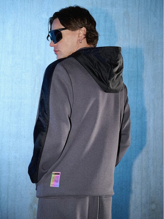 4F 4F Bluza IN MOTION Szary Regular Fit