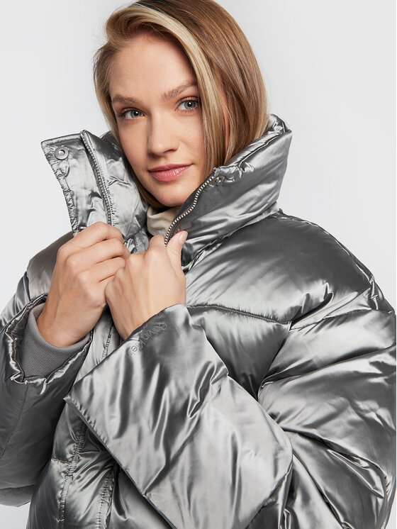 Calvin Klein Calvin Klein Kurtka zimowa High Shine Metallic K20K204688 Srebrny Regular Fit