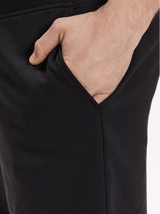 Skechers Skechers Pantaloncini sportivi Skechers Explore Short Nero Regular Fit