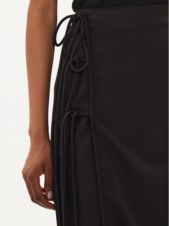 Gestuz Gestuz Midi svārki 10908273 Melns Regular Fit