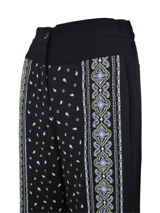 PINKO PINKO Szorty materiałowe Pantalone donna in georgette Czarny Regular Fit