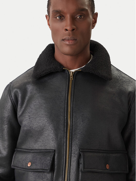 Wrangler Wrangler Jakna od imitacije kože Shearling 112371854 Crna Regular Fit