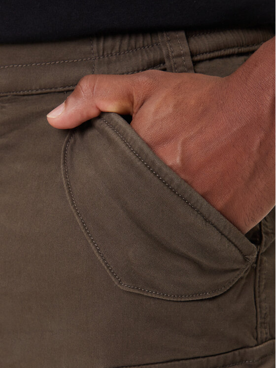 Alpha Industries Alpha Industries Joggers Airman 188201 Zöld Tapered Fit
